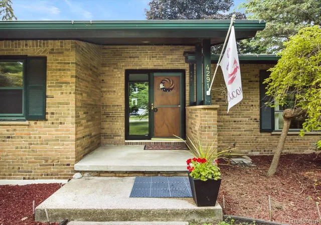2nd image of 4291 Gratiot Ave, Fort Gratiot, MI 48059 | MLS# 20261060417