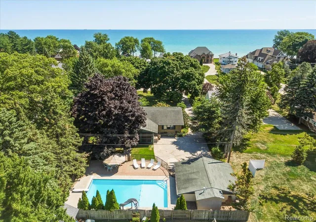 Photo 3 of Single family home for sale at 4291 Gratiot Ave, Fort Gratiot, MI 48059 | MLS# 20261060417 | Listing updated on 2026-09-16