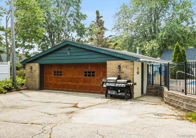 Photo 3 of Single family home for sale at 4291 Gratiot Ave, Fort Gratiot, MI 48059 | MLS# 20261060417 | Listing updated on 2026-09-16