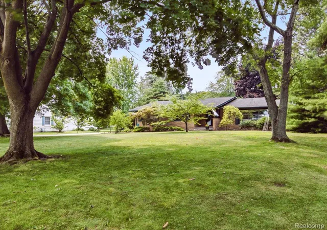 54th image of 4291 Gratiot Ave, Fort Gratiot, MI 48059 | MLS# 20261060417