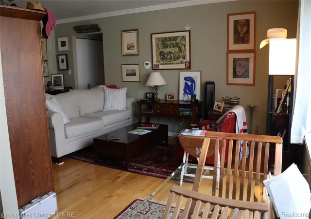 2nd image of 4810 Briarwood Ave, Royal Oak, MI 48073
