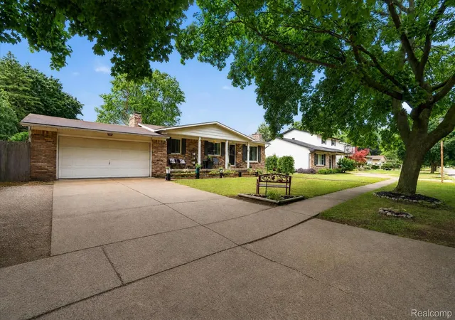 2nd image of 527 Leland St, Flushing, MI 48433 | MLS# 20261060424