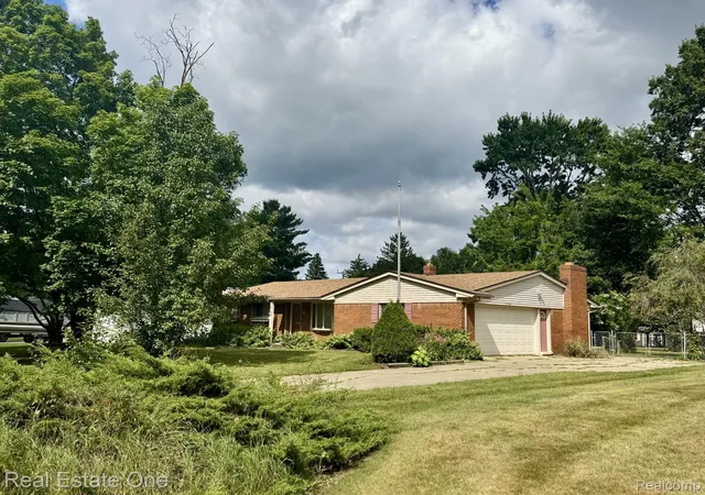 1st image of 3764 Lake Oakland Shores Dr, Waterford, MI 48329 | MLS# 20261060436