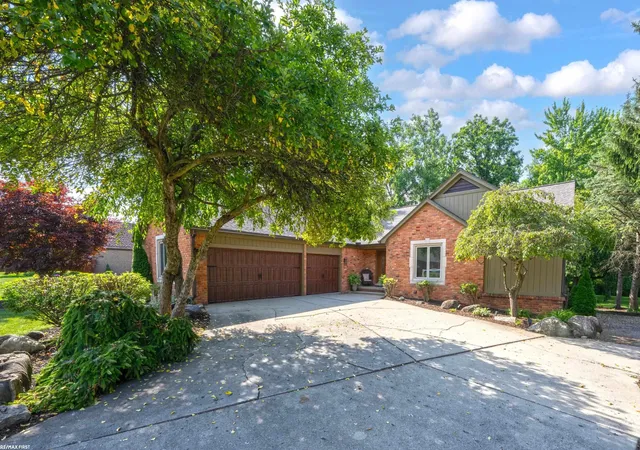 1st image of 1734 Snowden Cir, Rochester Hills, MI 48306 | MLS# 58050217084