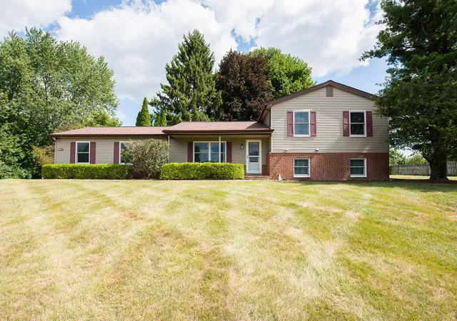 Photo 1 of Sale Pending at 9613 Horseshoe Bnd, Dexter, MI 48130 | MLS# 81026040117 | Listing updated on 2026-08-12