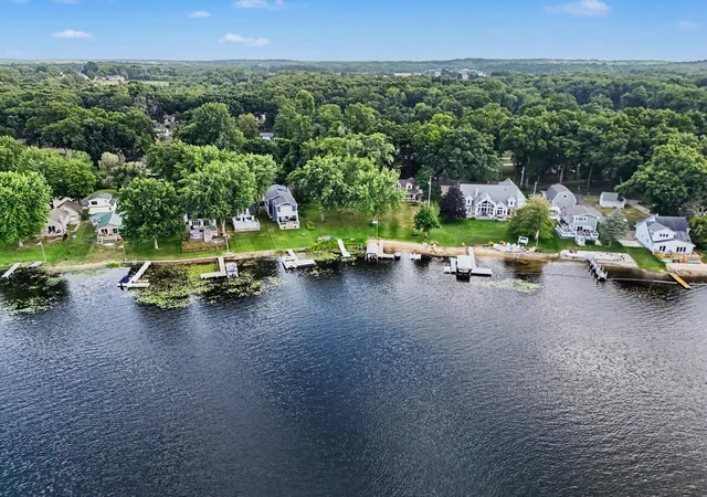 3rd image of 2062 Fern Bch, Battle Creek, MI 49014 | MLS# 64026040122