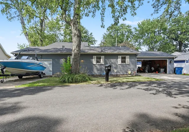 4th image of 2062 Fern Bch, Battle Creek, MI 49014 | MLS# 64026040122