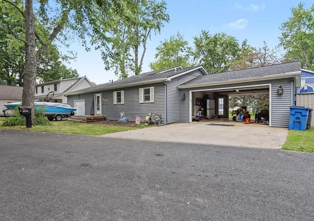 5th image of 2062 Fern Bch, Battle Creek, MI 49014 | MLS# 64026040122