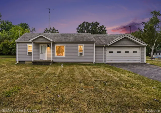 Photo 1 of Sale Pending at 1103 Kingston Ave, Flint, MI 48507 | MLS# 20261060447 | Listing updated on 2026-08-12
