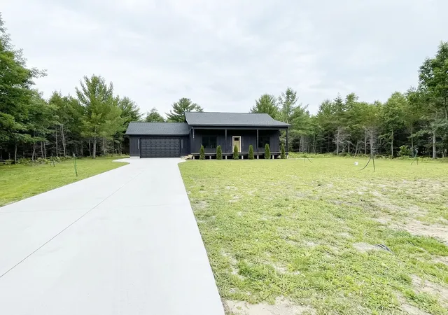 39th image of 1106 Washington Ave, Kalkaska, MI 49646 | MLS# 79080071835