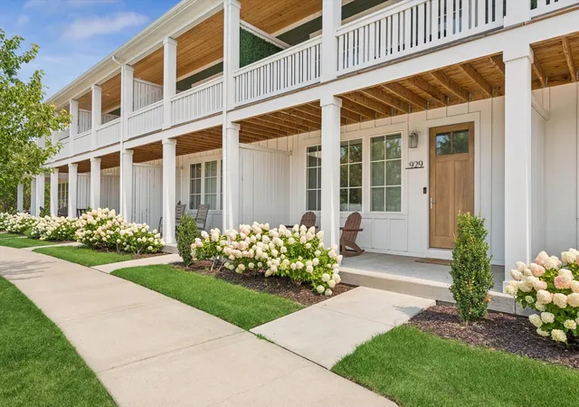 1st image of 929 Harbor Dr E, St Joseph City Berrien, MI 49085 | MLS# 69026040127