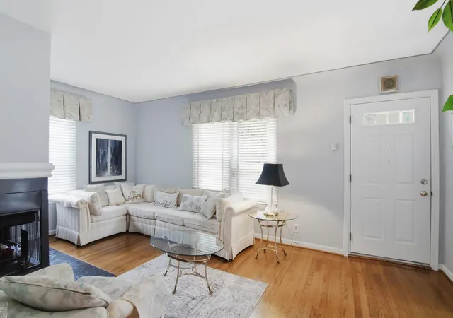 2nd image of 19650 Huntington Ave Ave, Harper Woods, MI 48225 | MLS# 58050217093
