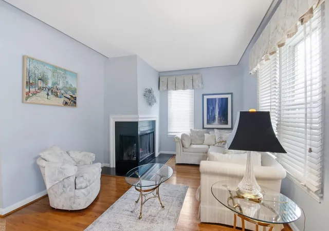 3rd image of 19650 Huntington Ave Ave, Harper Woods, MI 48225 | MLS# 58050217093