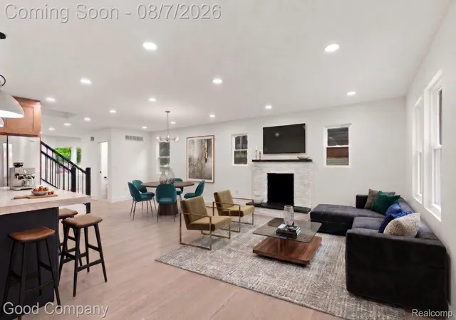 2nd image of 1722 Roszel St, Royal Oak, MI 48067 | MLS# 20261060467