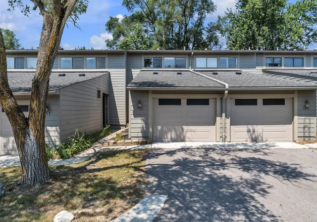 1st image of 753 Peninsula Ct #305, Ann Arbor, MI 48105 | MLS# 81026040133