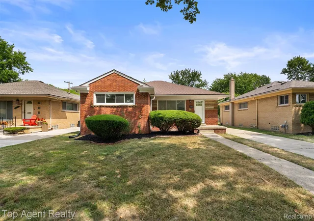 Photo 2 of Single family home for sale at 23040 Marlow St, Oak Park, MI 48237 | MLS# 20261060469 | Listing updated on 2026-09-04