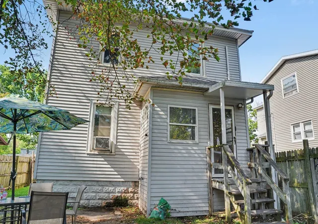 13th image of 824 Franklin St, Kalamazoo, MI 49001 | MLS# 61050217104