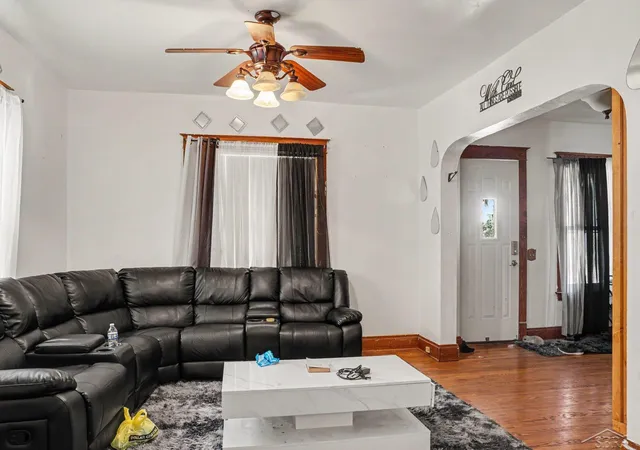 Photo 4 of Single family home for sale at 824 Franklin St, Kalamazoo, MI 49001 | MLS# 61050217104 | Listing updated on 2026-10-12