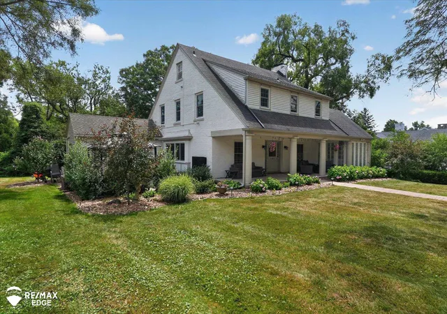 Photo 2 of Single family home for sale at 2741 Westwood Pkwy, Flint, MI 48503 | MLS# 5050217105 | Listing updated on 2026-09-03