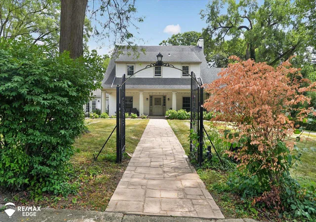 Photo 3 of Single family home for sale at 2741 Westwood Pkwy, Flint, MI 48503 | MLS# 5050217105 | Listing updated on 2026-09-03