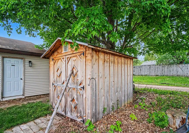 24th image of 519 Rose Ave, Big Rapids, MI 49307 | MLS# 66026040135