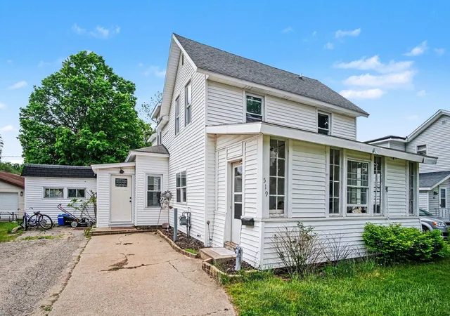 2nd image of 519 Rose Ave, Big Rapids, MI 49307 | MLS# 66026040135
