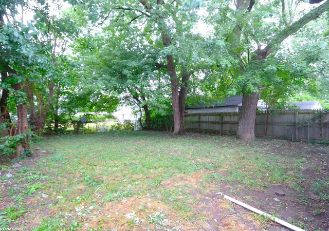 5th image of 18954 Kingsville St, Harper Woods, MI 48225 | MLS# 58050217106