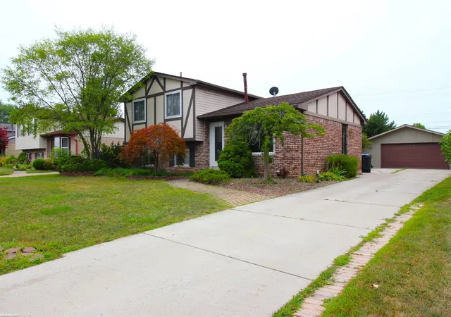 Photo 1 of Sale Pending at 17164 Anita St, Fraser, MI 48026 | MLS# 58050217110 | Listing updated on 2026-09-11