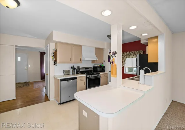 5th image of 4367 Ashlawn Dr, Flint, MI 48507 | MLS# 20261060506