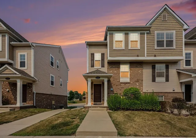 Photo 1 of Condo for sale at 4576 Bradley Cir #25, Troy, MI 48085 | MLS# 81026040137 | Listing updated on 2026-09-03