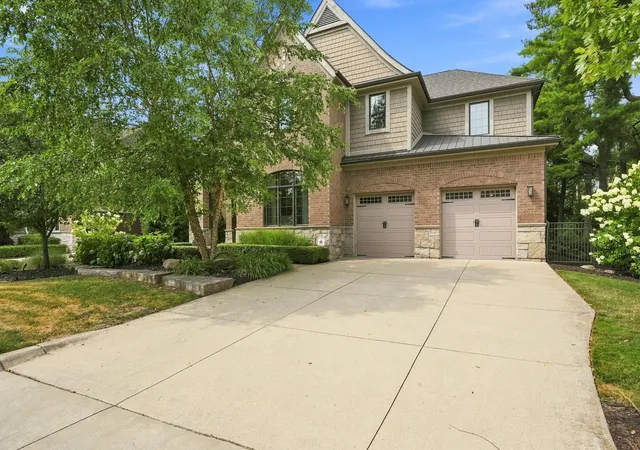 1st image of 1215 Manchester Rd, Birmingham, MI 48009 | MLS# 81026040147