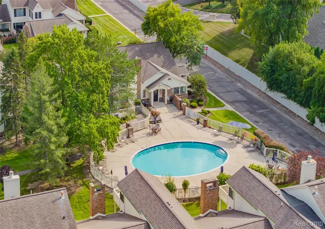 Photo 4 of Condo for sale at 7104 Pebble Park Dr, West Bloomfield Charter Township Oakland, MI 48322 | MLS# 20261060513 | Listing updated on 2026-09-01