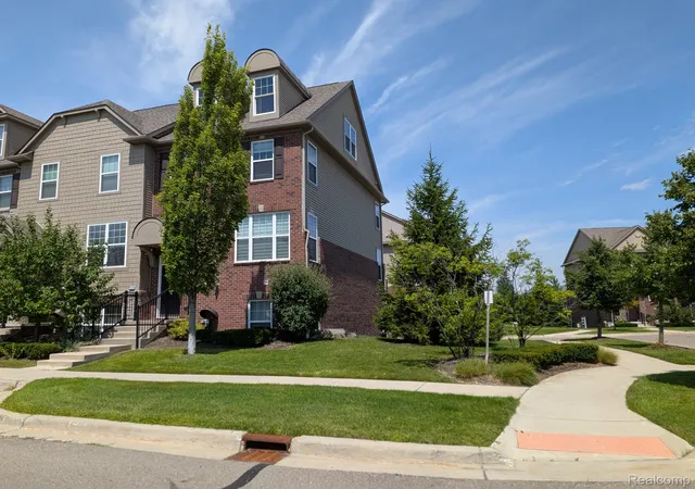 Photo 1 of Condo for sale at 333 Glenhurst Blvd #9, Rochester, MI 48307 | MLS# 20261060515 | Listing updated on 2026-09-14