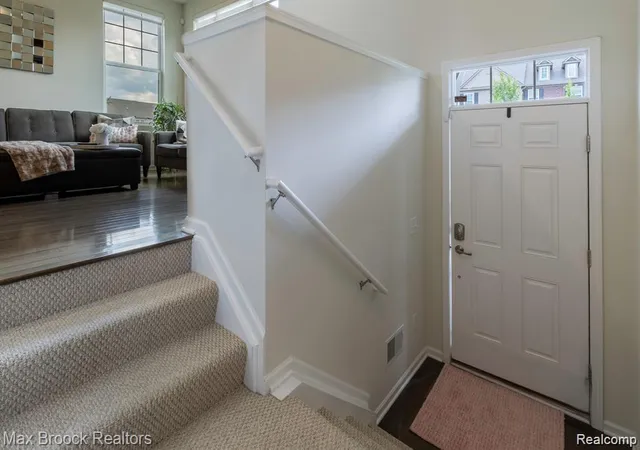 Photo 3 of Condo for sale at 333 Glenhurst Blvd #9, Rochester, MI 48307 | MLS# 20261060515 | Listing updated on 2026-09-14