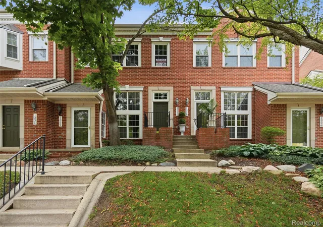 Listing Photo 2 - Condo for sale in building located at 1330 S Main St, Royal Oak, MI 48067