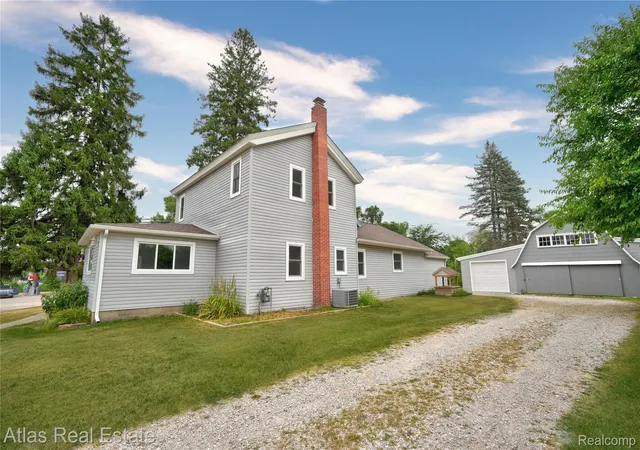 Photo 3 of Single family home for sale at 507 Ortonville Rd, Brandon Charter Township Oakland, MI 48462 | MLS# 20261060521 | Listing updated on 2026-08-05