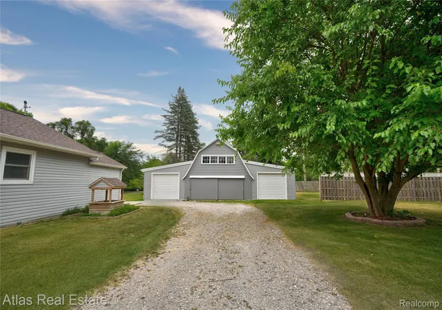 Photo 4 of Single family home for sale at 507 Ortonville Rd, Brandon Charter Township Oakland, MI 48462 | MLS# 20261060521 | Listing updated on 2026-08-05
