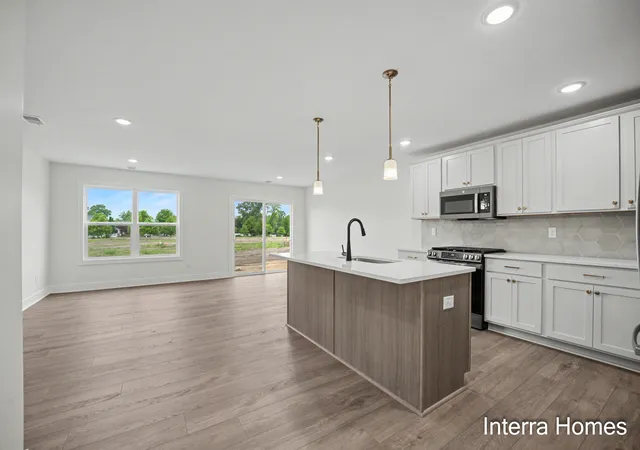 3rd image of 918 Indiana Ave #16, South Haven, MI 49090 | MLS# 69026040152