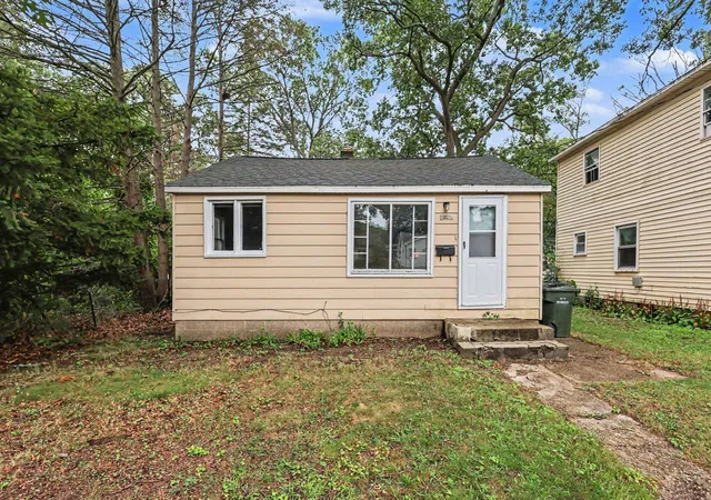 Photo 1 of Single family home for sale at 2337 Philo Ave, Muskegon, MI 49441 | MLS# 71026040154 | Listing updated on 2026-09-29
