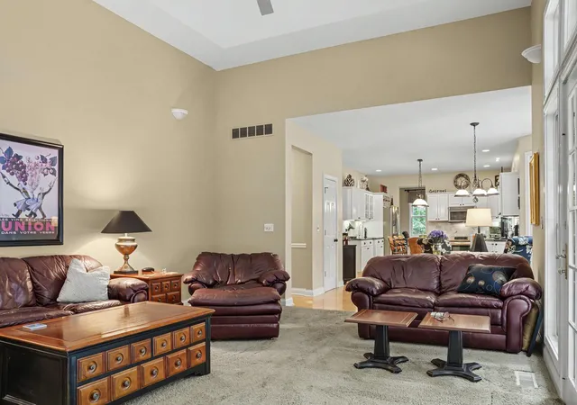 5th image of 1720 Breezy Point Ln, Kalamazoo, MI 49009 | MLS# 66026040151