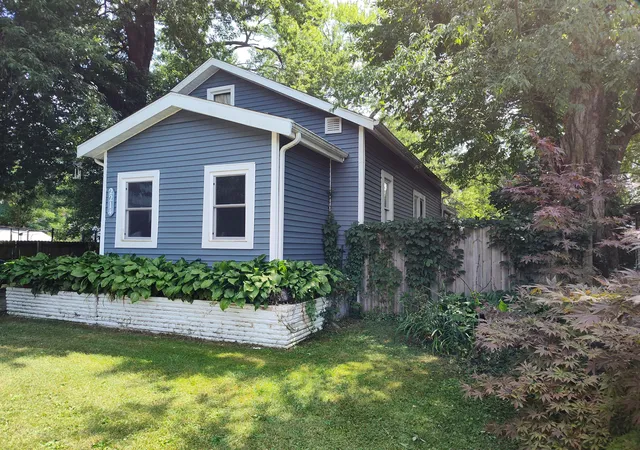 1st image of 2214 Kenilworth Ave, Kalamazoo, MI 49048 | MLS# 68026040148