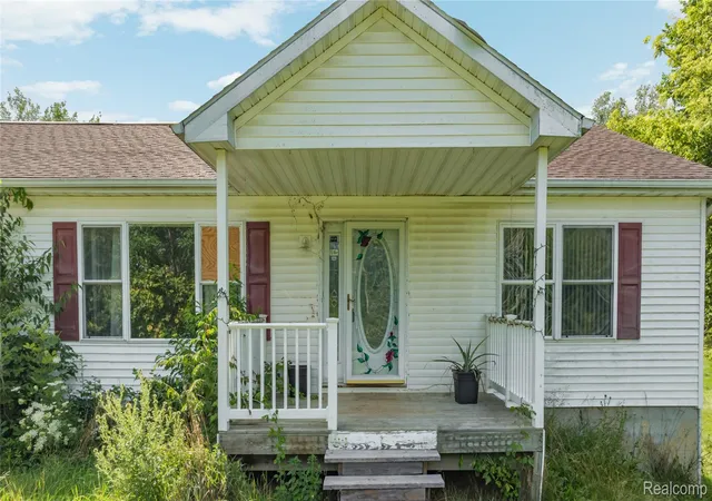 Photo 3 of Single family home for sale at 13872 Sheridan Rd, Manchester, MI 48158 | MLS# 20261060533 | Listing updated on 2026-09-09