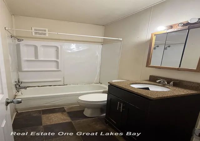 4th image of 2675 Indiana Ave, Saginaw, MI 48601 | MLS# 61050217115
