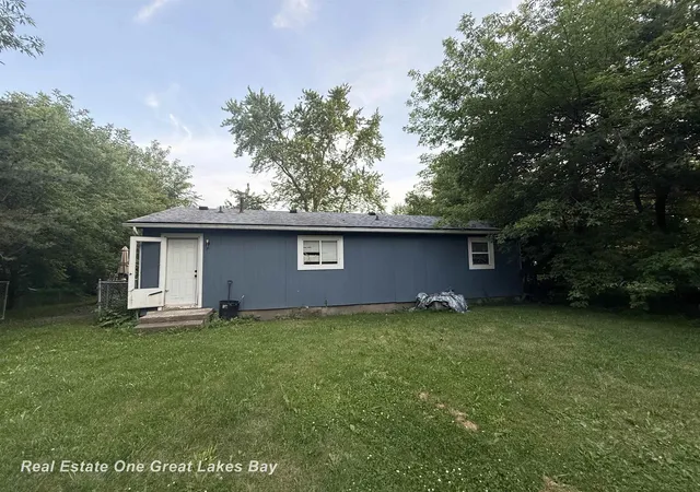 5th image of 2675 Indiana Ave, Saginaw, MI 48601 | MLS# 61050217115