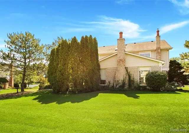 5th image of 1114 Chaffer Dr, Rochester Hills, MI 48306 | MLS# 20261060539