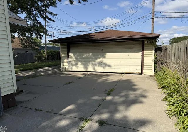 Photo 3 of Single family home for sale at 23587 Lawson Ave, Warren, MI 48089 | MLS# 58050217124 | Listing updated on 2026-08-03