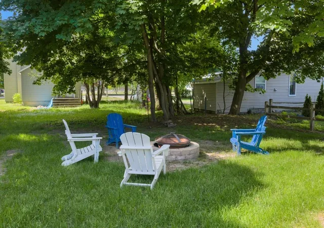 43rd image of 112 W Lincoln St, Charlevoix, MI 49720 | MLS# 78080071847
