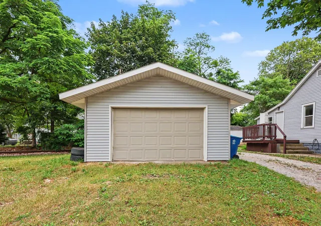 Photo 3 of Single family home for sale at 1768 Henry St, Muskegon, MI 49441 | MLS# 71026040163 | Listing updated on 2026-08-26