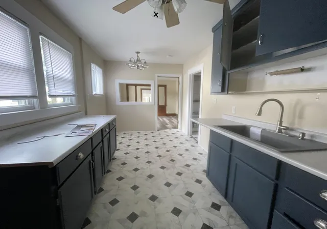 Listing Photo 5 - Condo for sale in building located at 519 Seymour Ave, Jackson, MI 49202