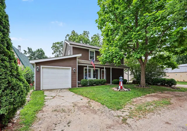 2nd image of 4176 Pleasant Dr, Attica, MI 48412 | MLS# 58050217127